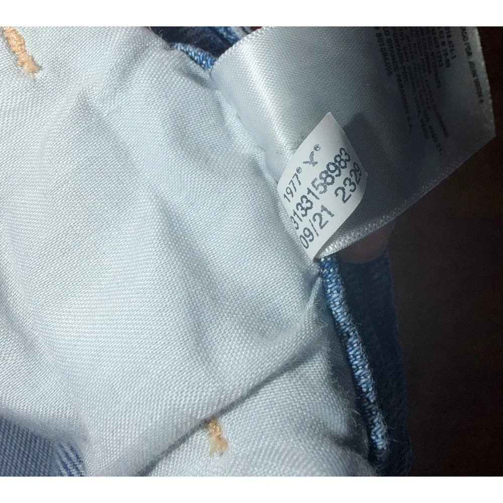 American Eagle Jeans Women 4 Light Blue Excellent Distressed High Rise Mom Jean